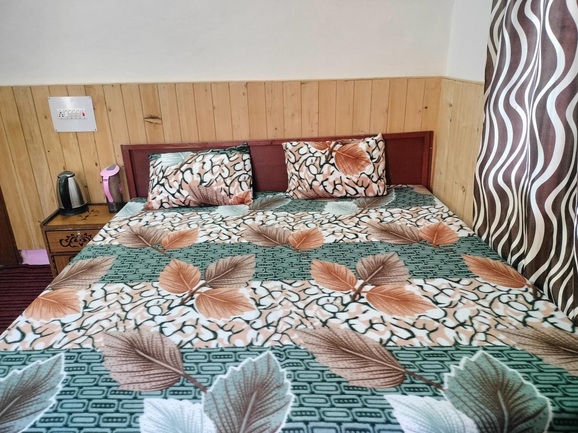 Homestay Aman Place River Touch *