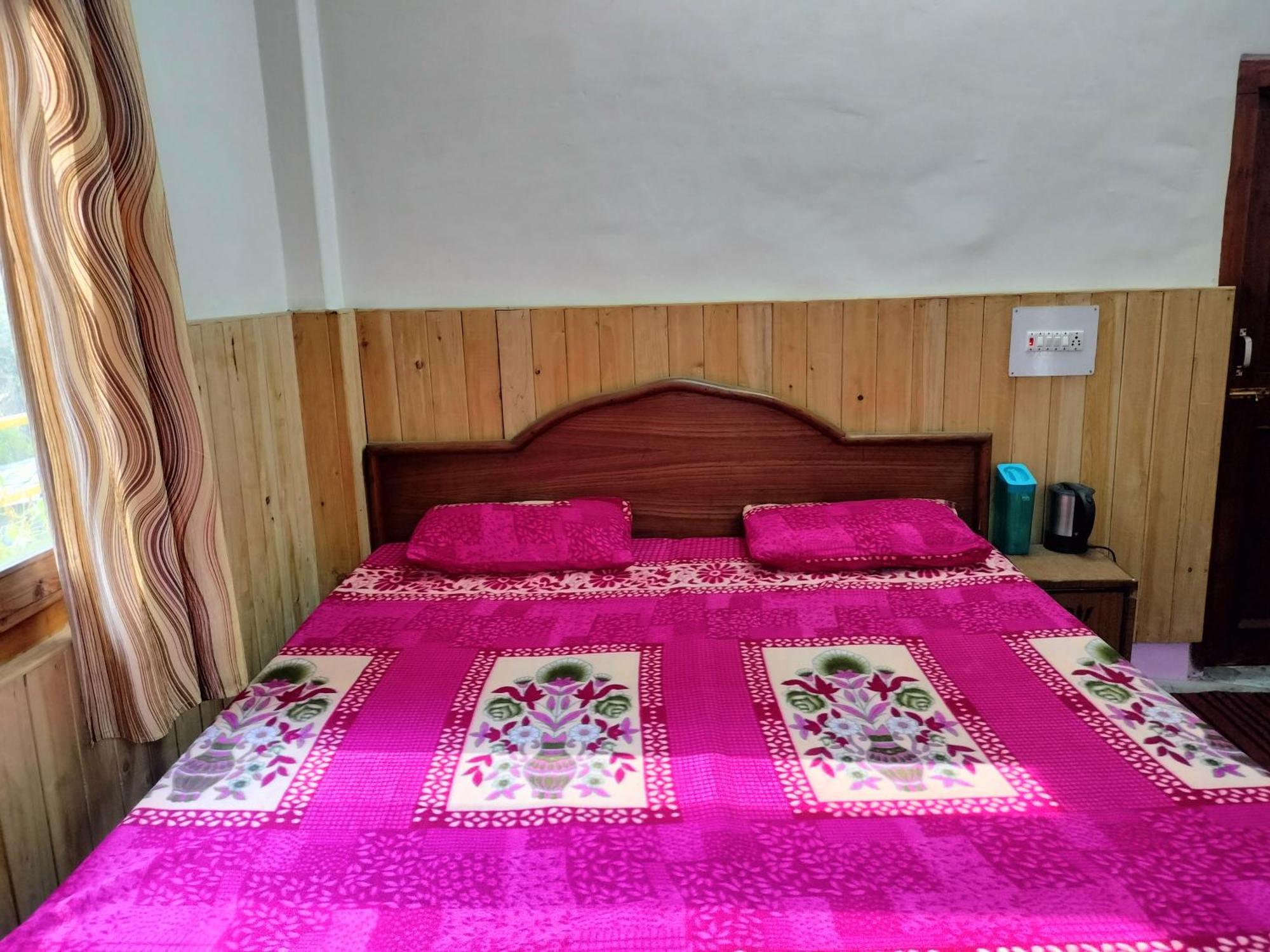 Aman Place River Touch Homestay Jibhi
